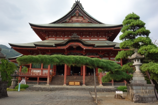 甲斐善光寺本堂