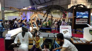 恐竜の実物大の模型